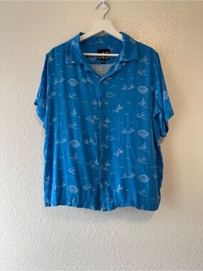 Men's Blue Short-Sleeve Button-Up Shirt